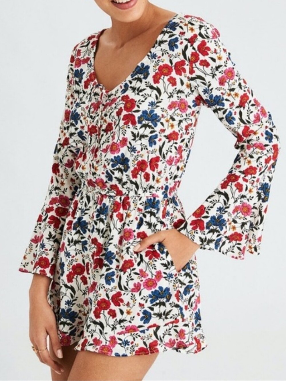 American Eagle Outfitters Floral Print V-Neck Romper Size Large